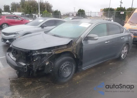 2015 Nissan Altima 2.5 Sv z USA, uszkodzony, nr VIN 1N4AL3AP8FC149262